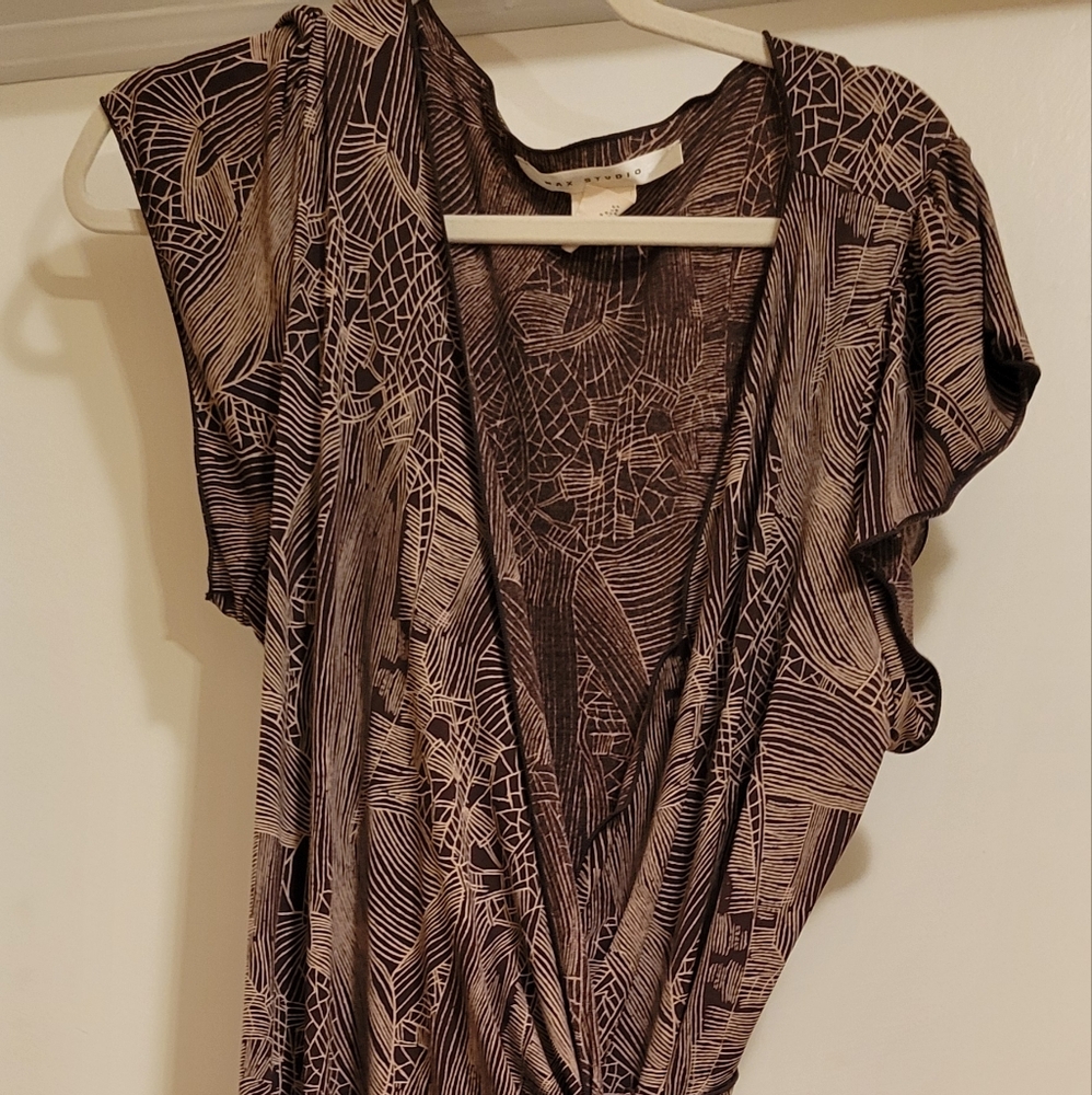 Max Studio Wrap Dress brown dress with a subtle pattern.  Size XL